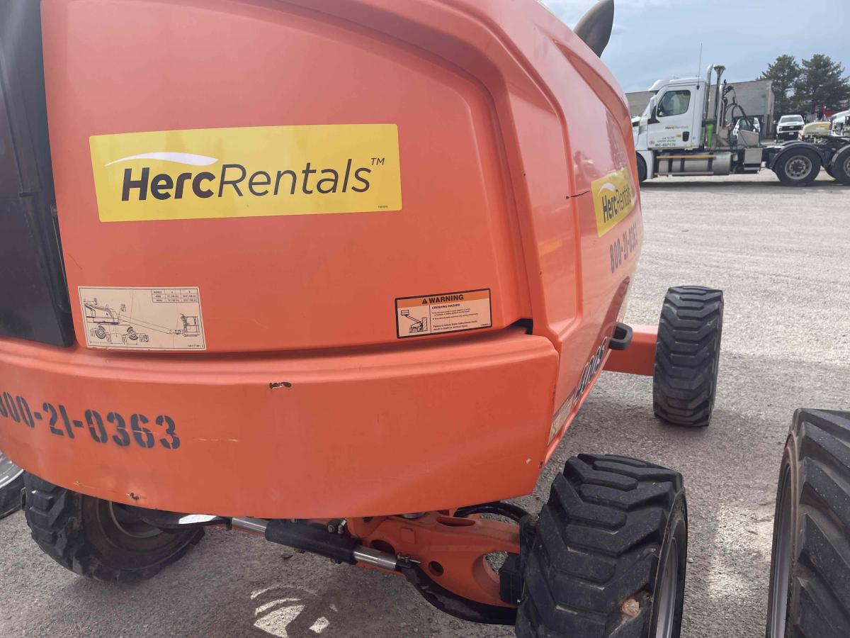 2018 JLG 400S