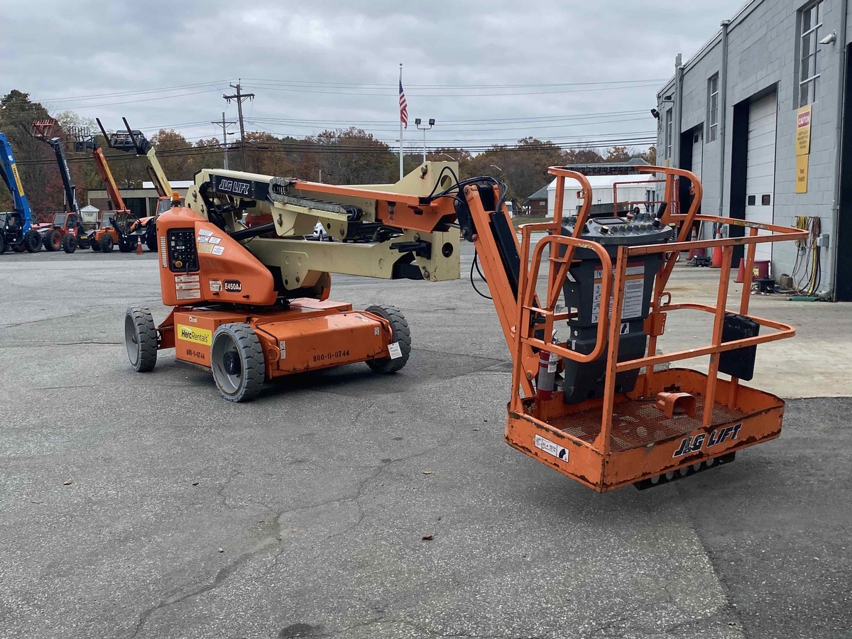 2016 JLG E450AJ-3