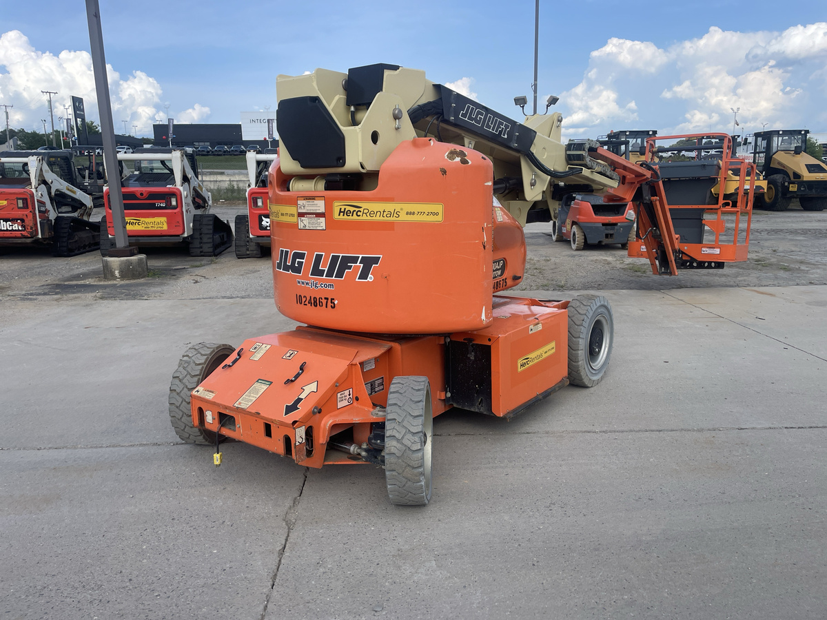 2018 JLG E400AJPN-2