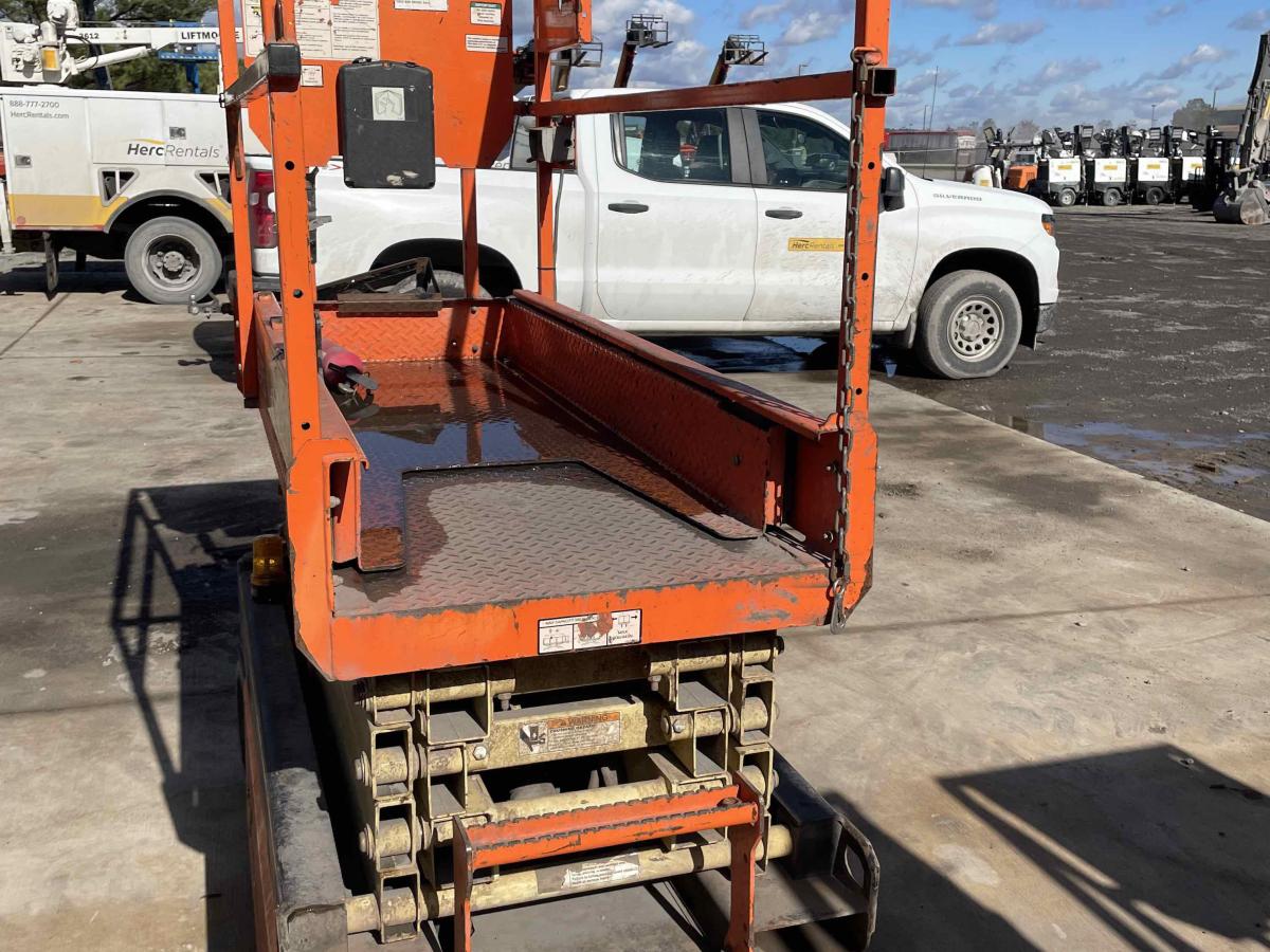 2018 JLG 1932R