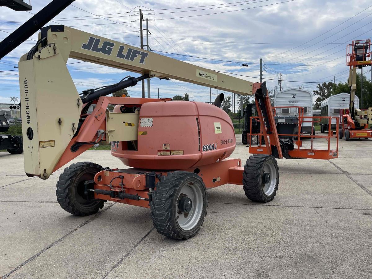 2016 JLG 600AJ