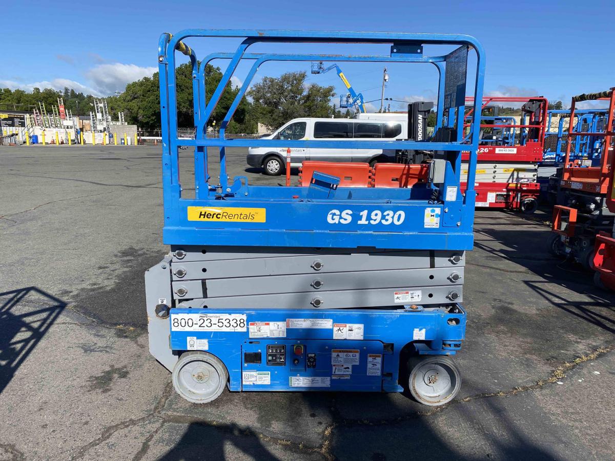 2018 Genie GS-1930