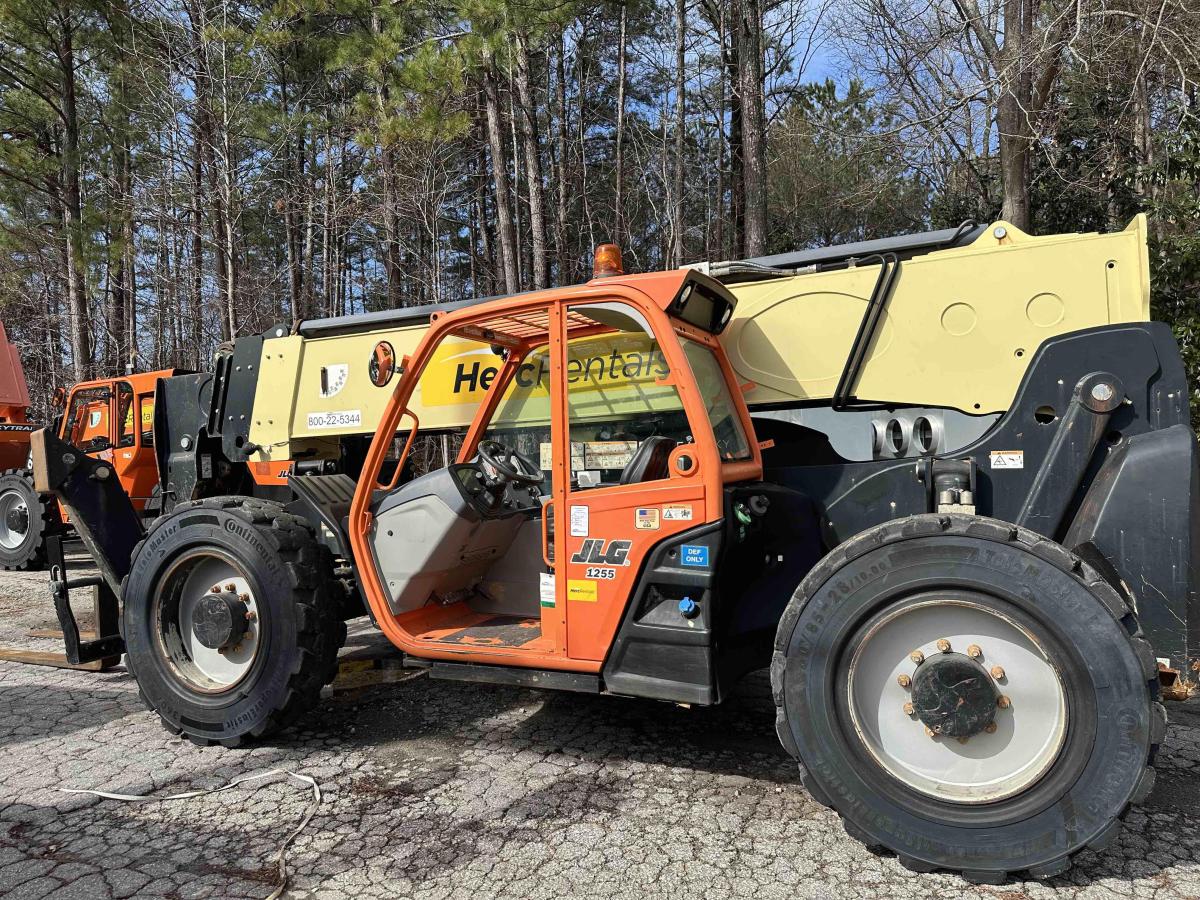 2018 JLG 1255