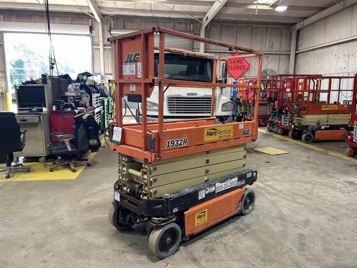2018 JLG 1932R
