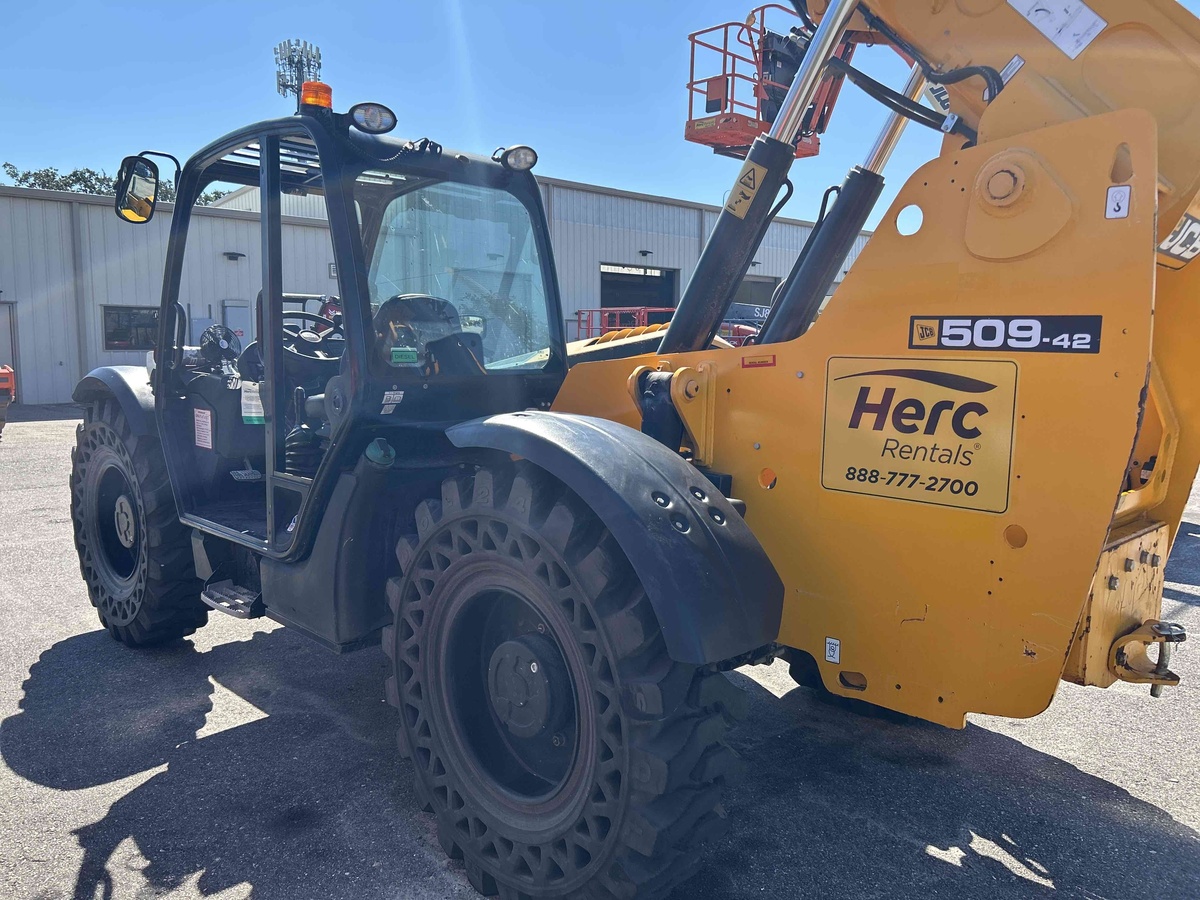 2022 JCB 509-42-2