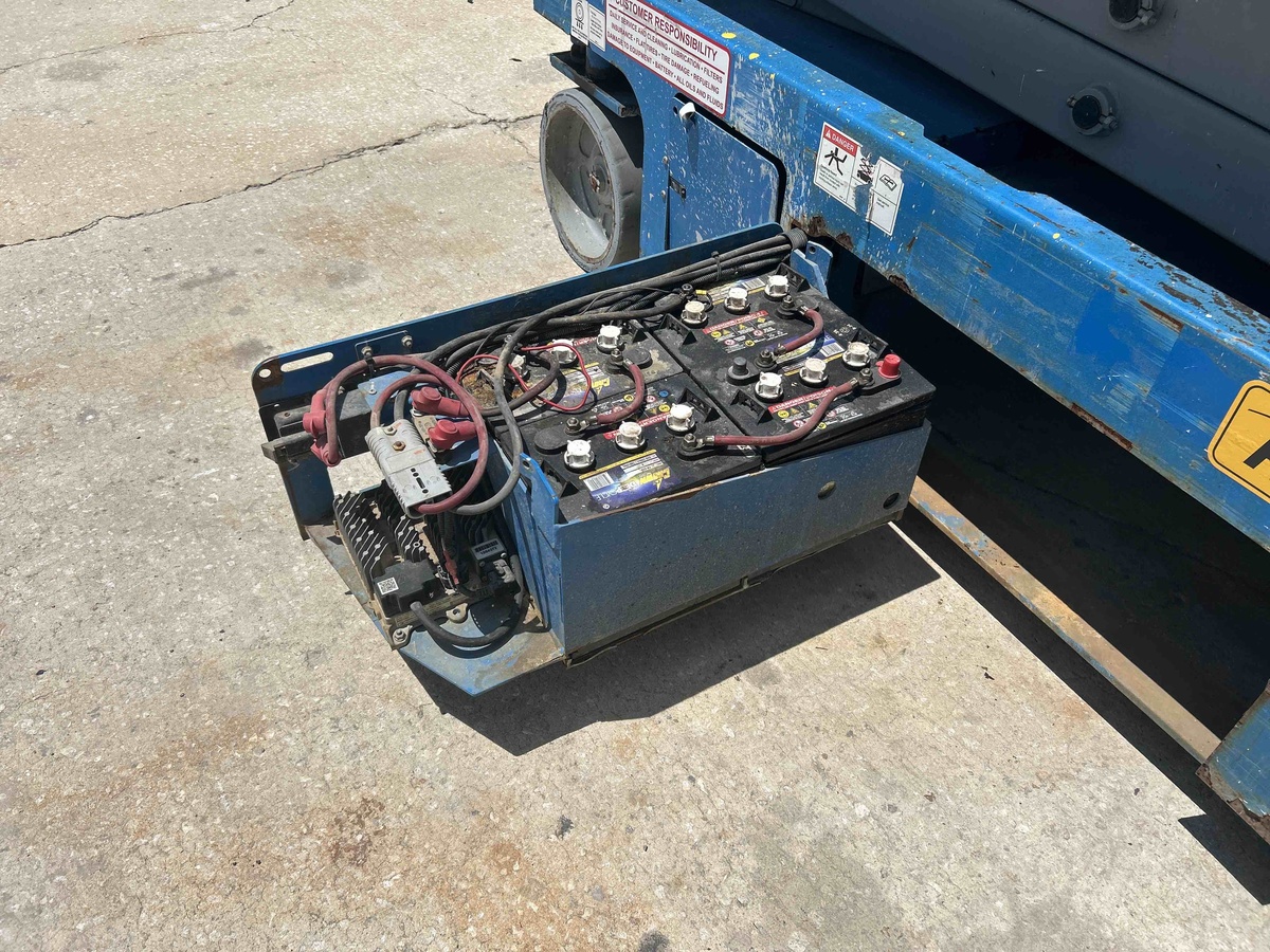 2017 Genie GS-3246-6