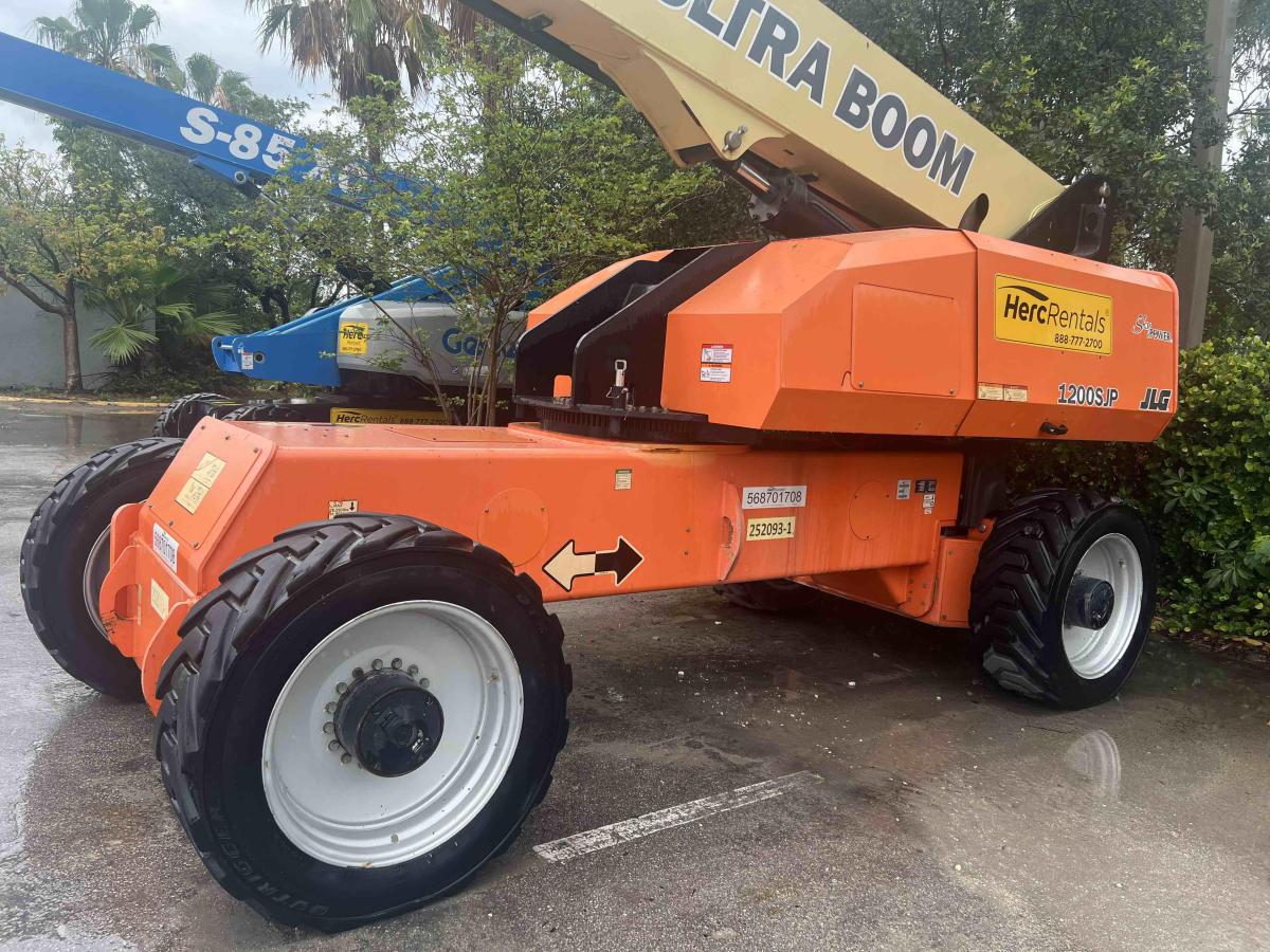 2018 JLG 1200SJP
