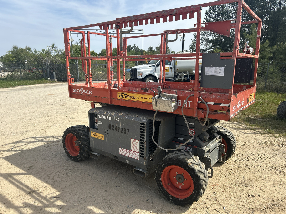 2018 Skyjack SJ-6826RT-4