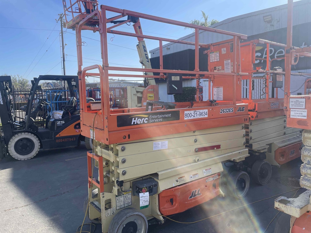2018 JLG 2632ES-1
