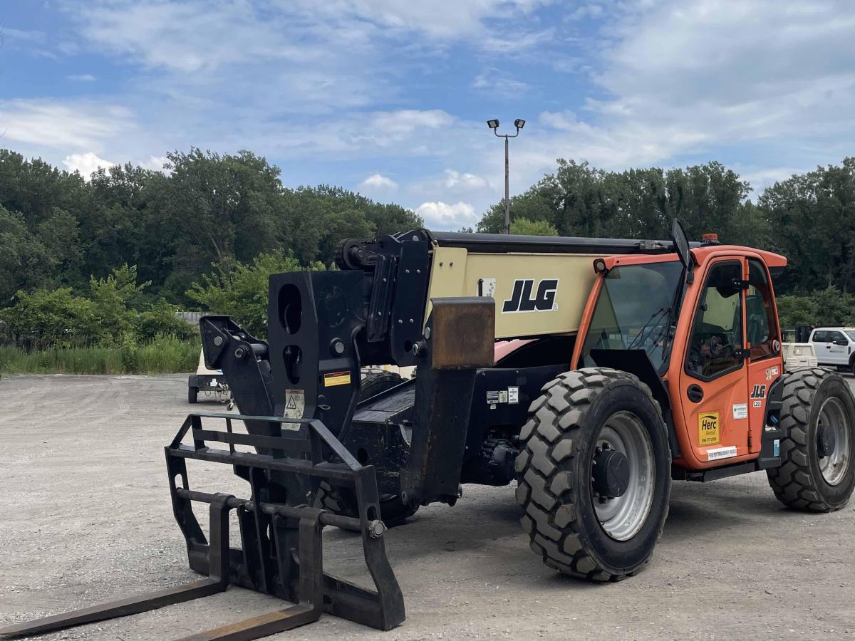 2018 JLG 1255