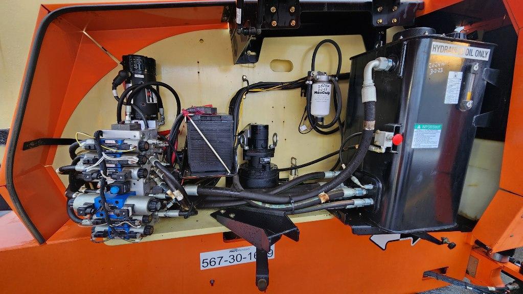 2015 JLG 800AJ