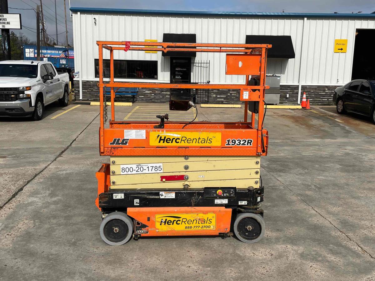 2018 JLG 1932R