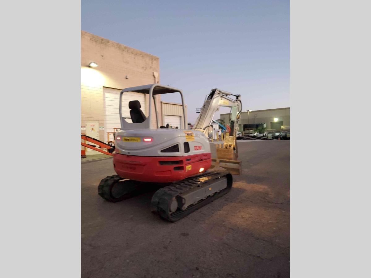 2017 Takeuchi TB260