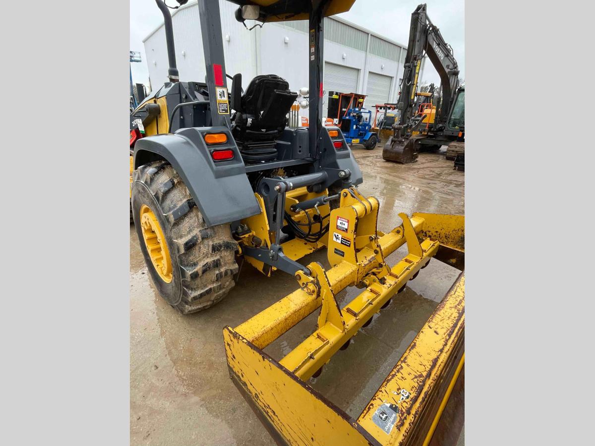 2015 John Deere 210L