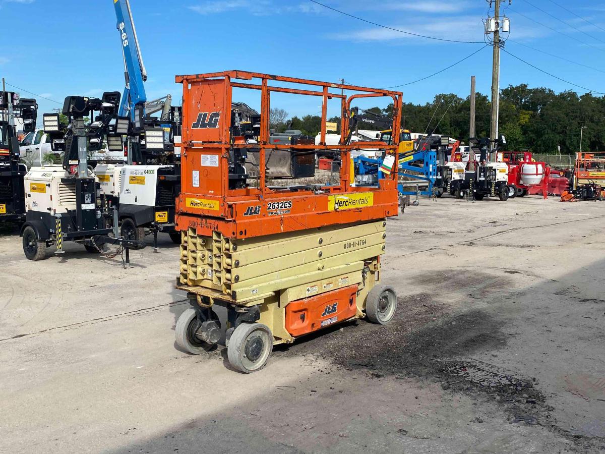 2016 JLG 2632ES