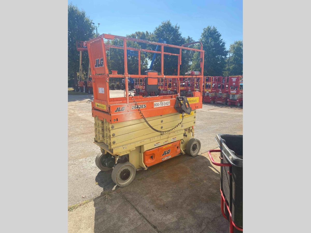 2017 JLG 2632ES