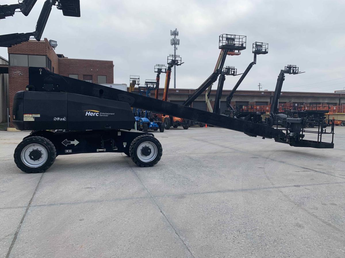 2012 JLG 800S