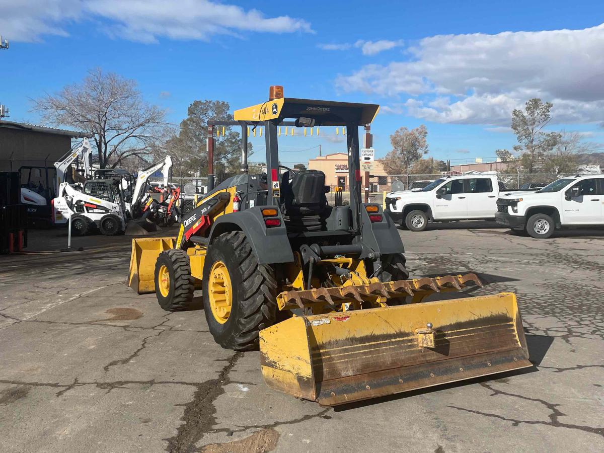 2015 John Deere 210L