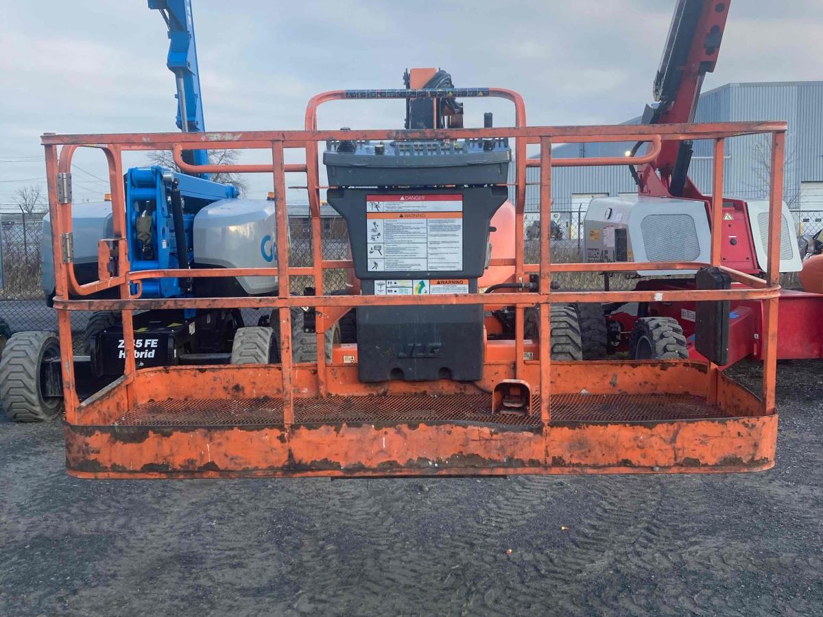 2015 JLG 600AJ