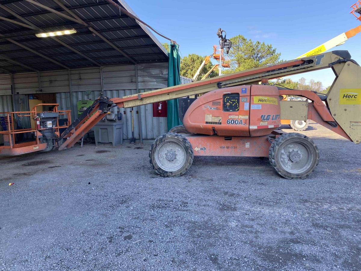 2012 JLG 600AJ