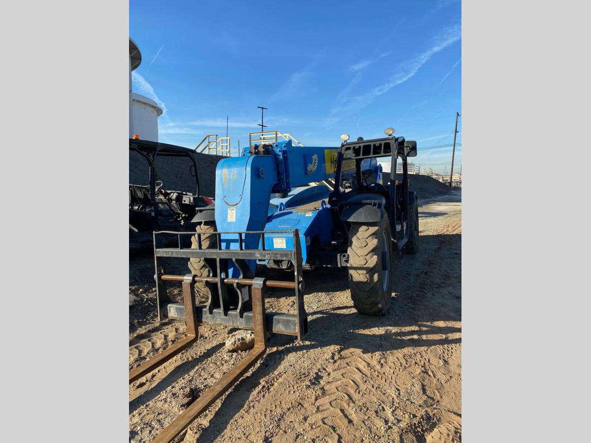 2015 Genie GTH 844