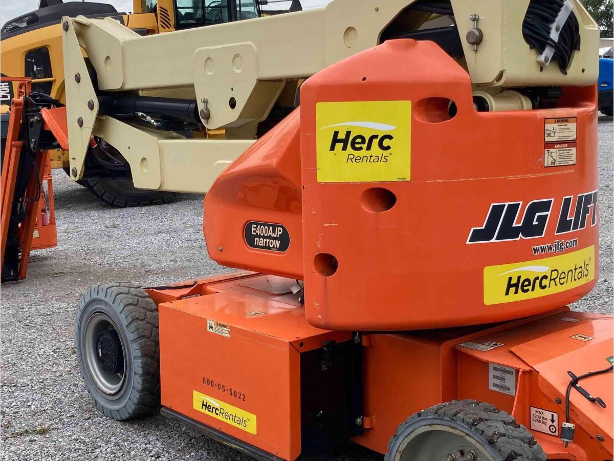 2015 JLG E400AJP
