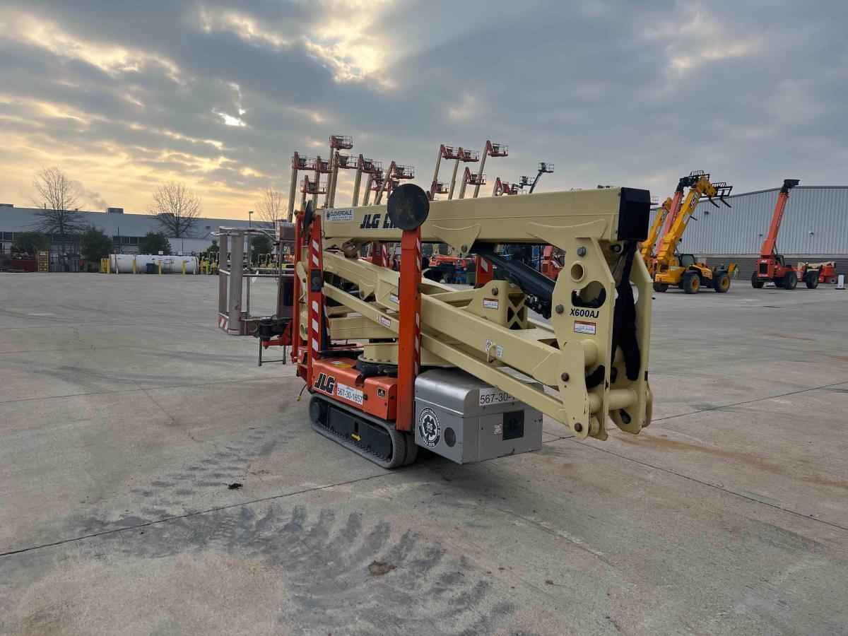 2015 JLG X600AJ Used Articulating Boom Lift in MELROSE PARK, IL, ID