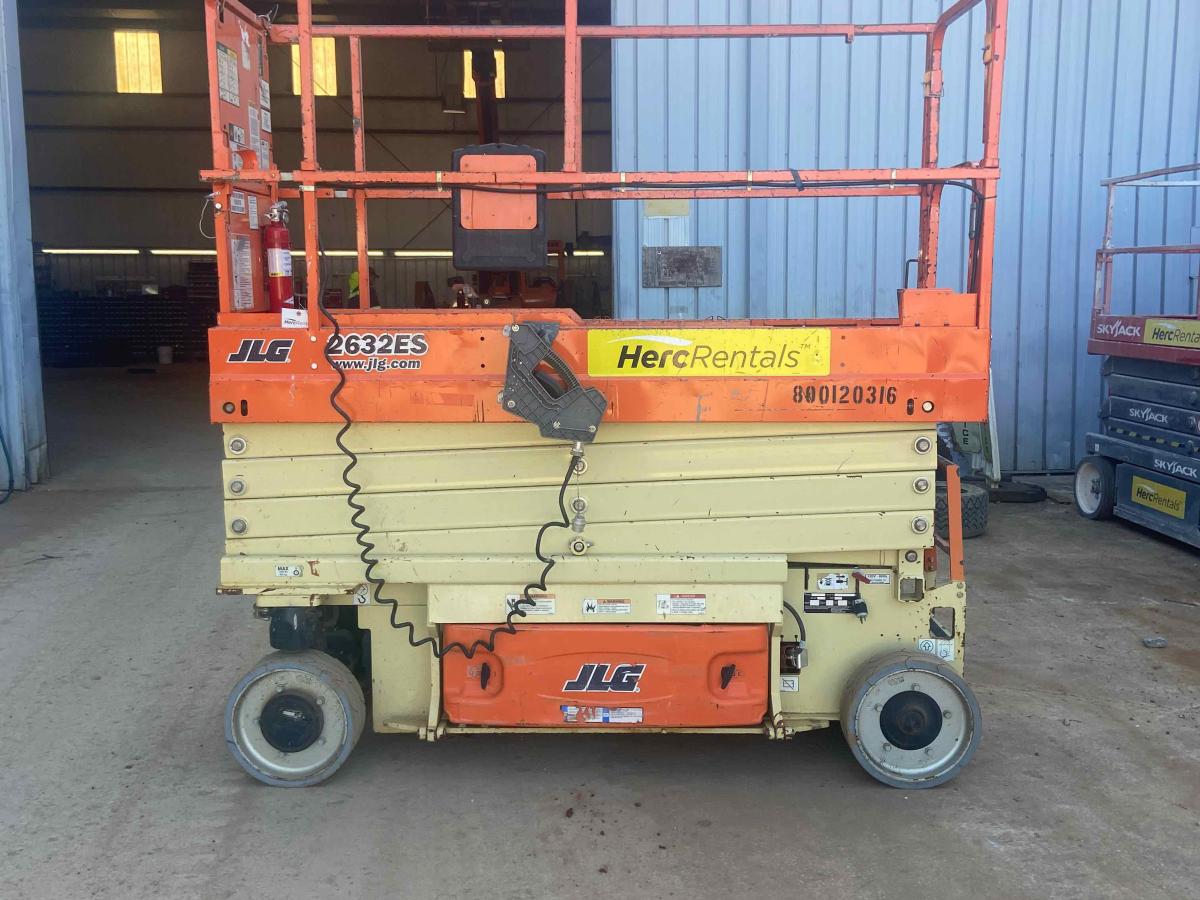 2016 JLG 2632ES