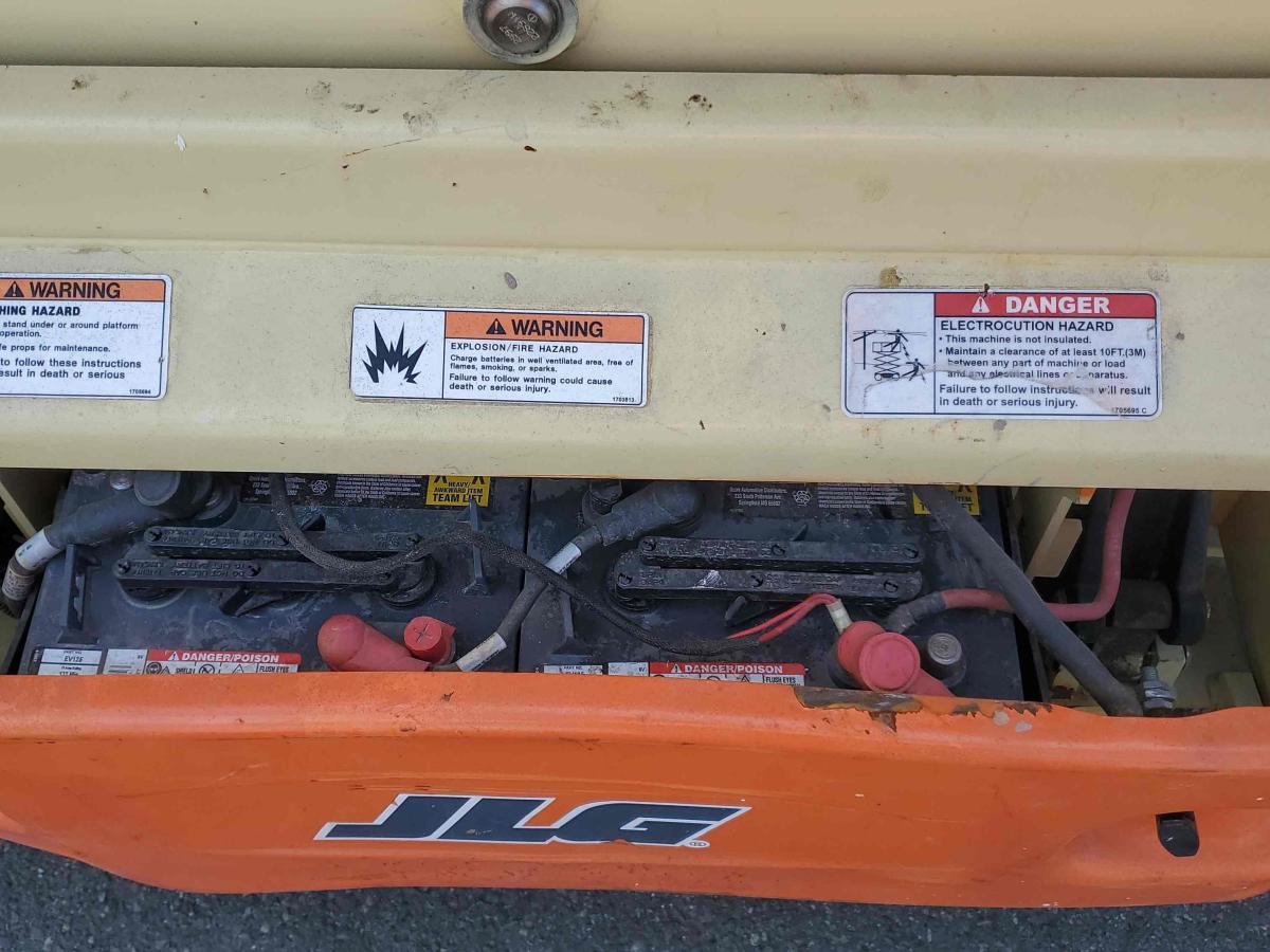 2017 JLG 2646ES-5
