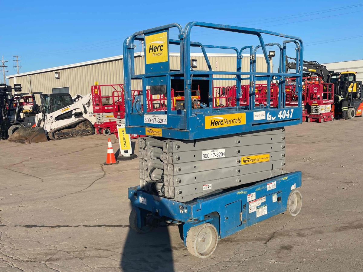 2017 Genie GS-4047