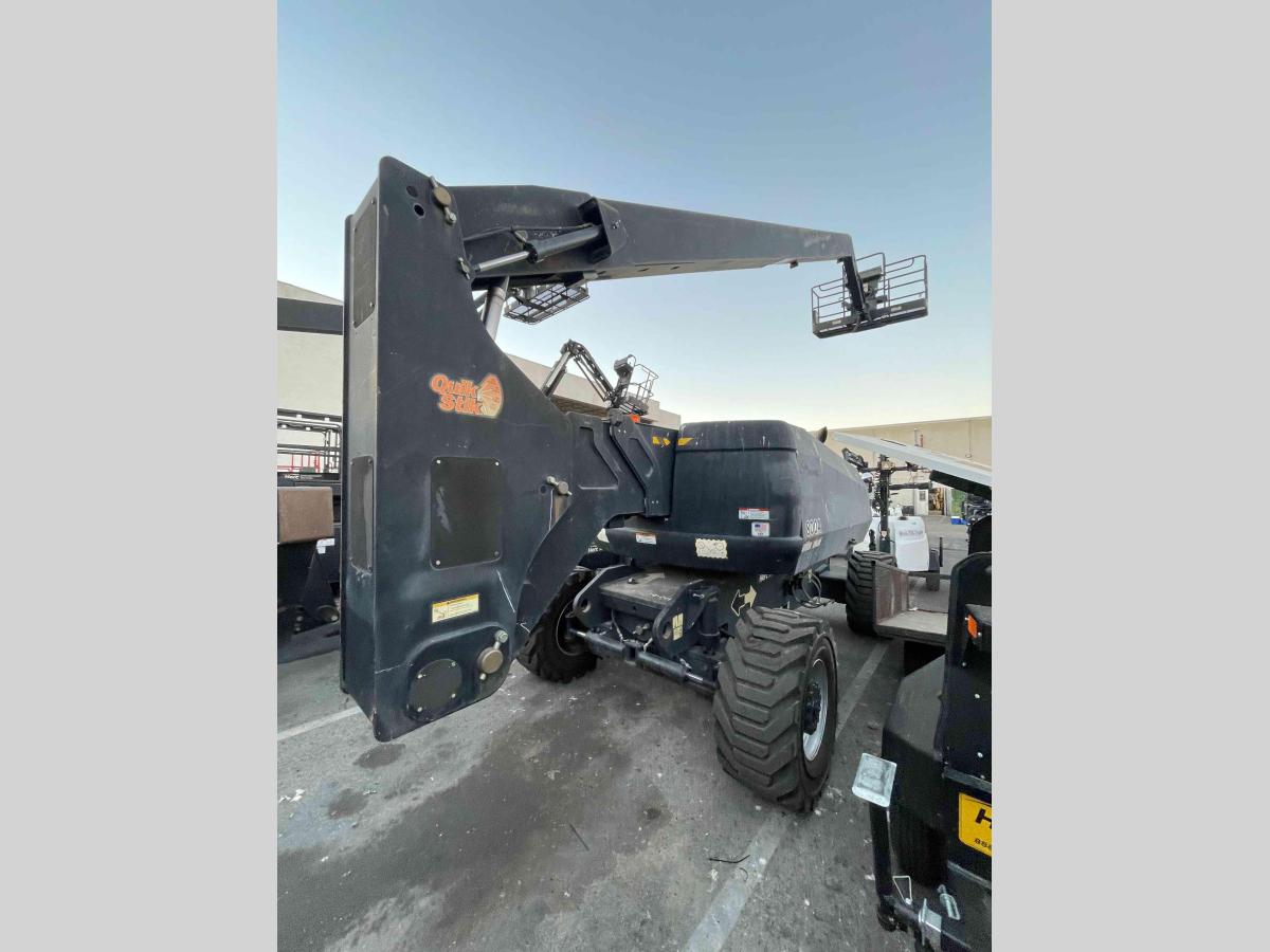 2012 JLG 800A