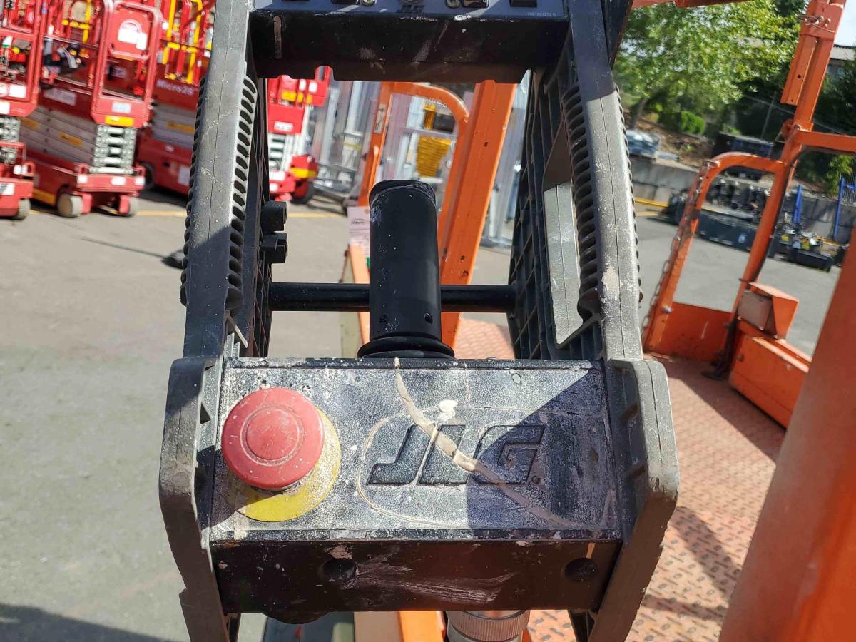 2017 JLG 2646ES-4