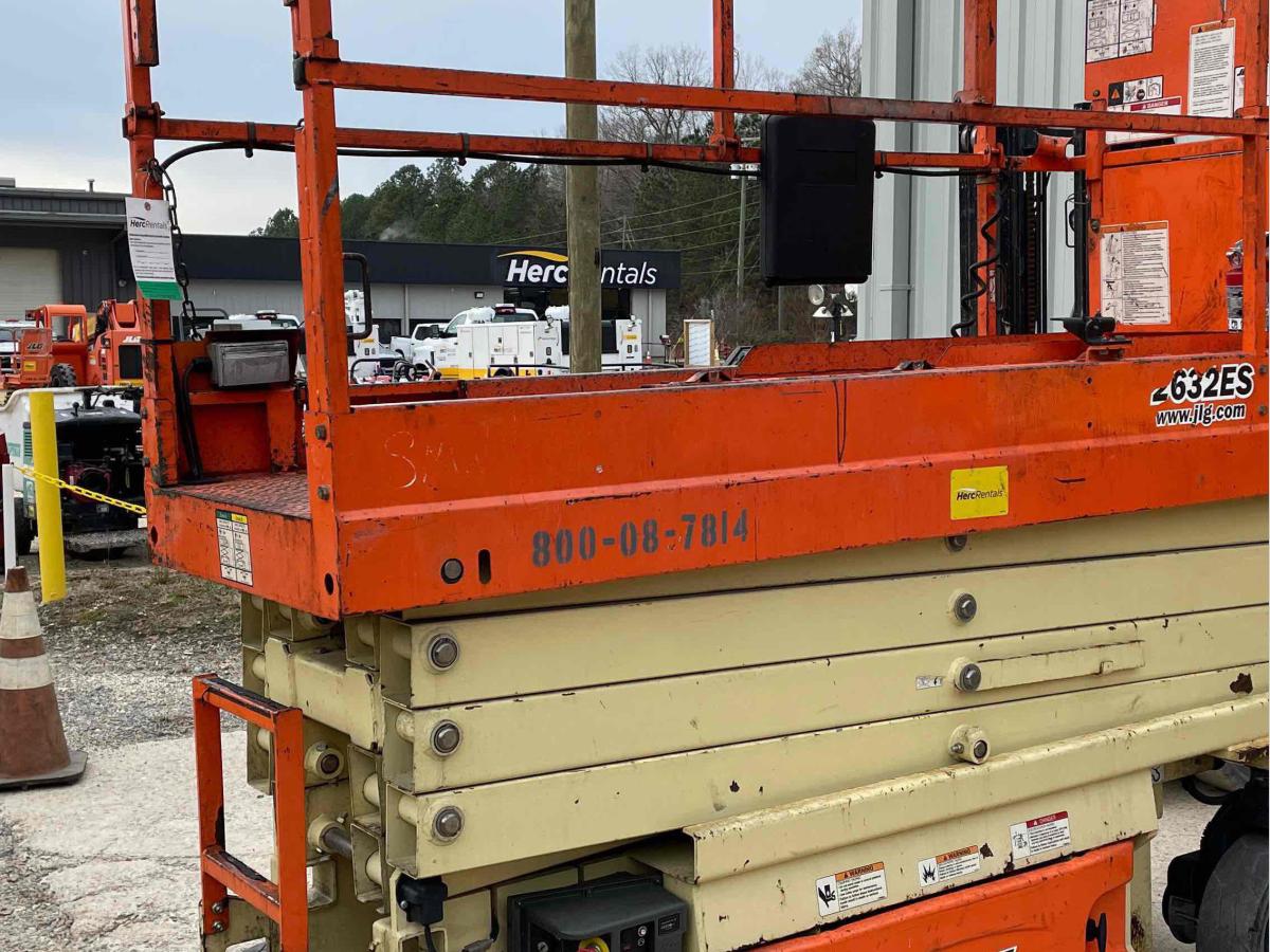 2015 JLG 2632ES