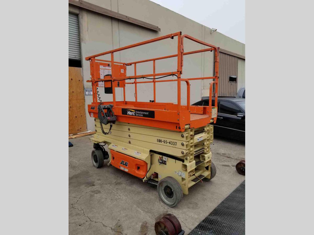 2015 JLG 3246ES
