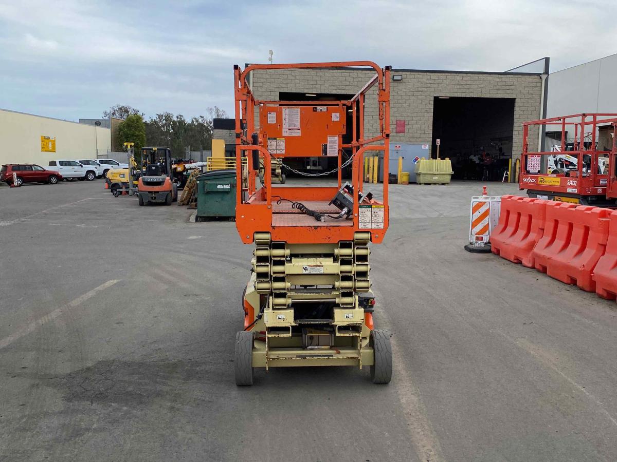 2016 JLG 3246ES