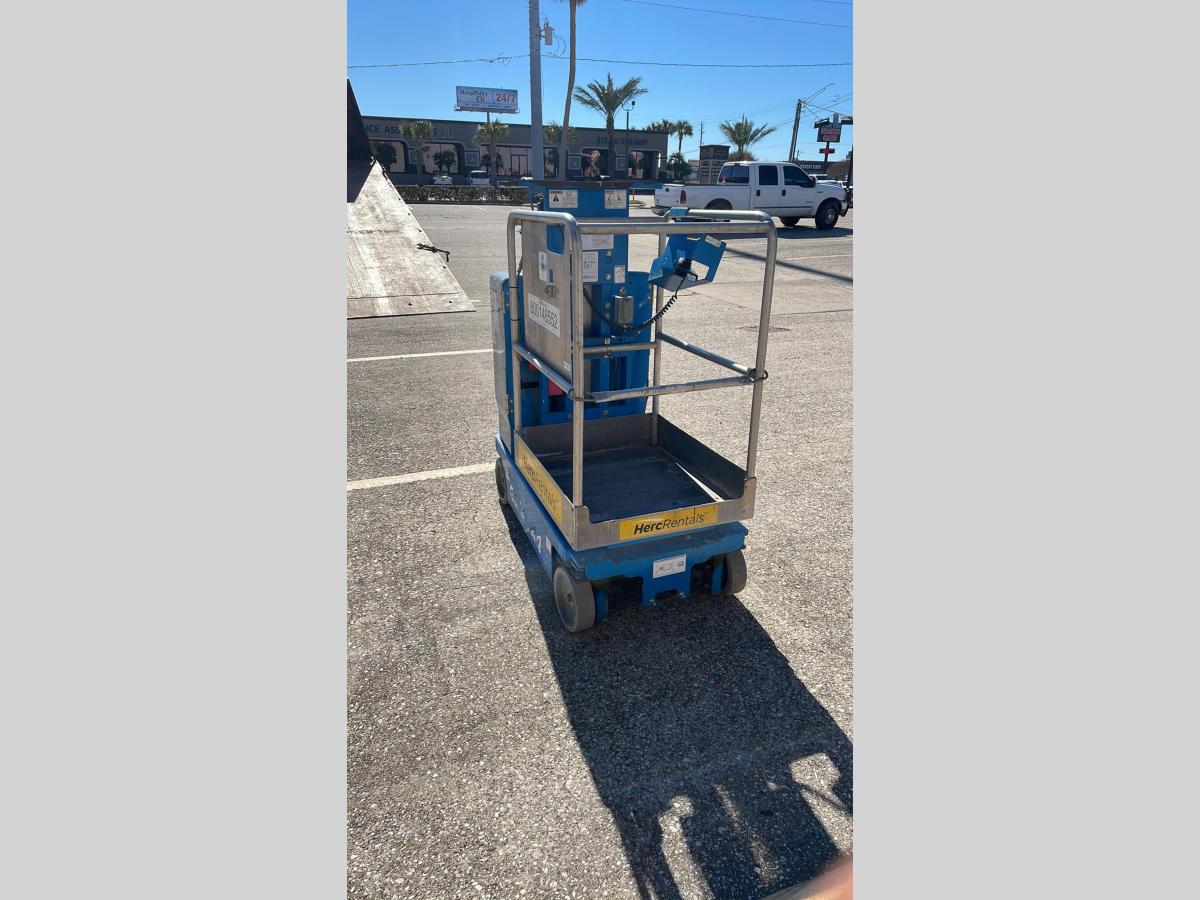 2017 Genie GR-12