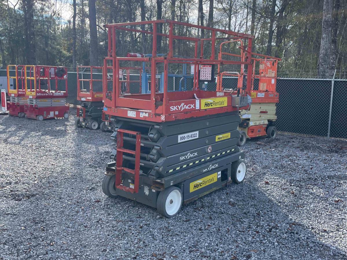 2017 Skyjack SJ4740