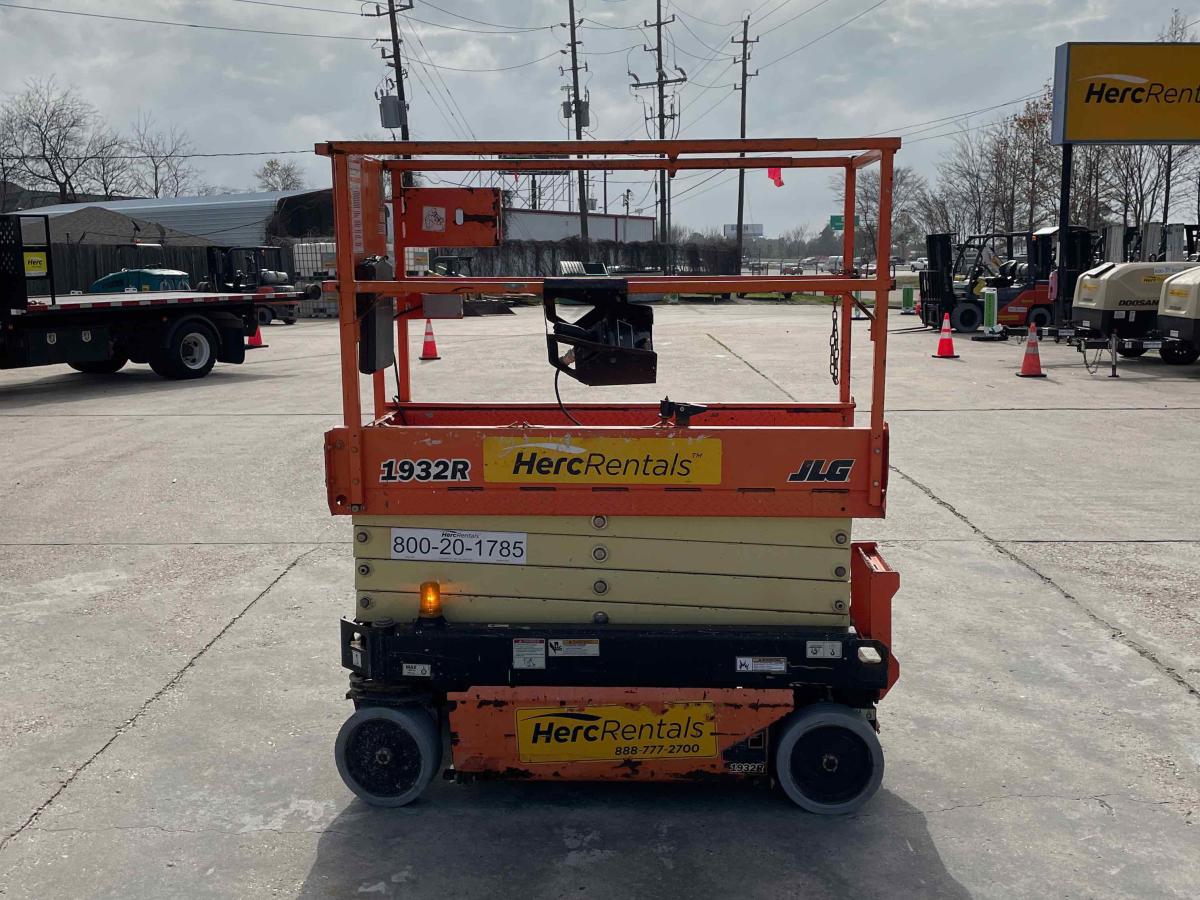 2018 JLG 1932R