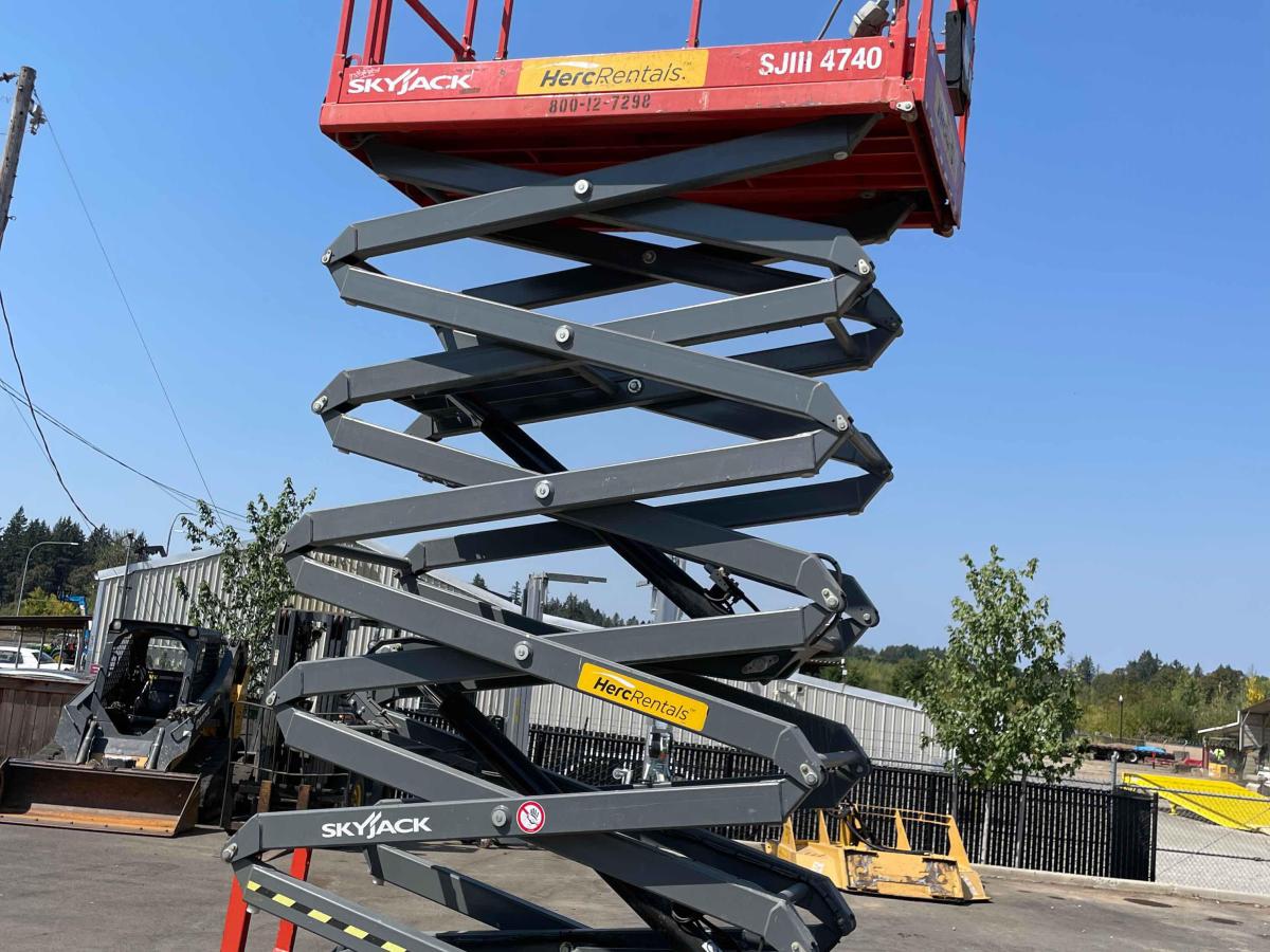2016 Skyjack SJ4740