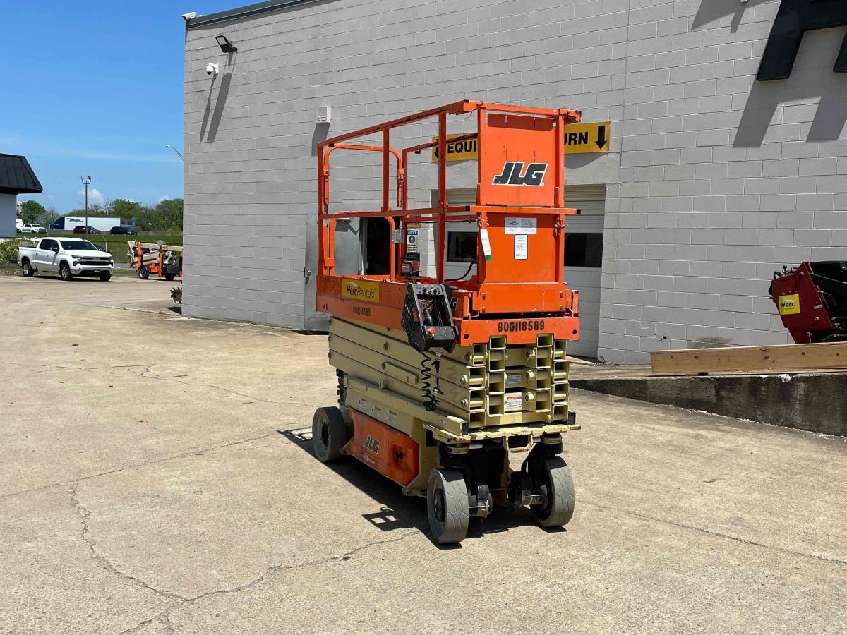 2016 JLG 2632ES