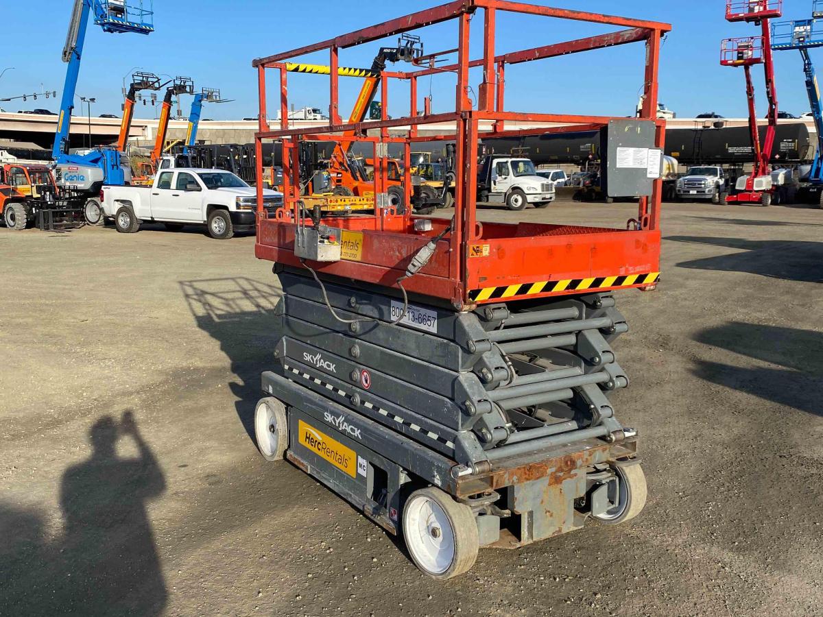 2017 Skyjack SJ4740-1