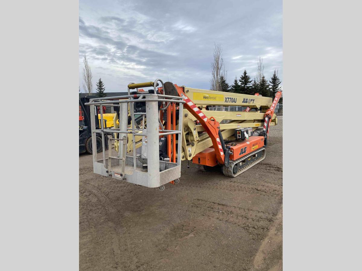 2017 JLG X770AJ-2