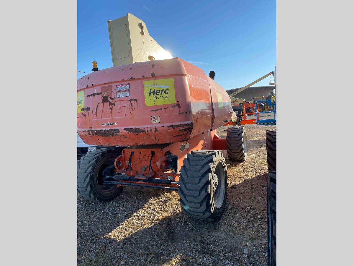 2015 JLG 800S