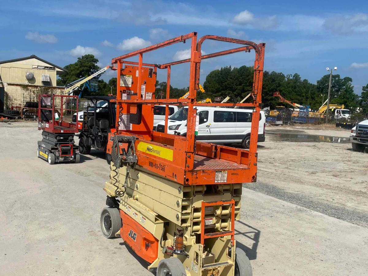 2015 JLG 2632ES