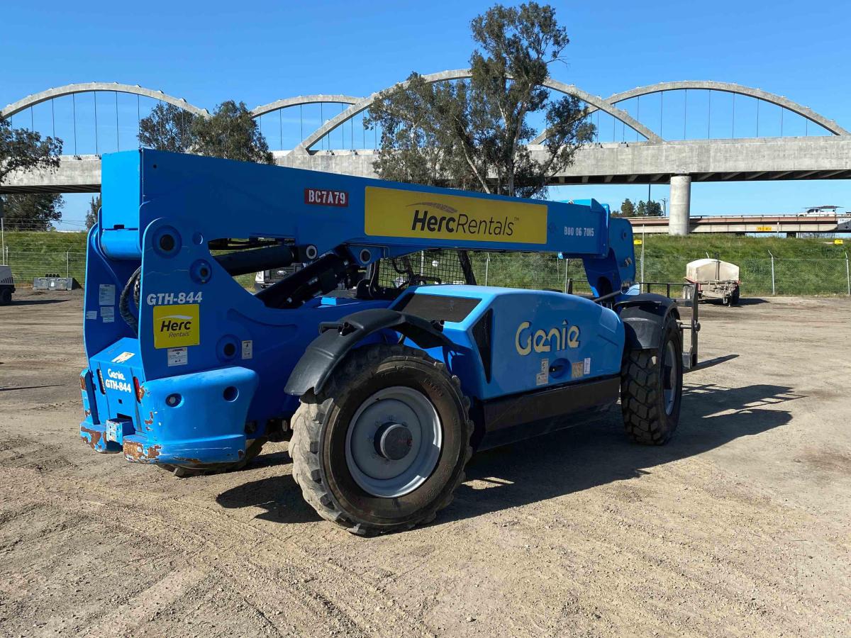 2015 Genie GTH 844