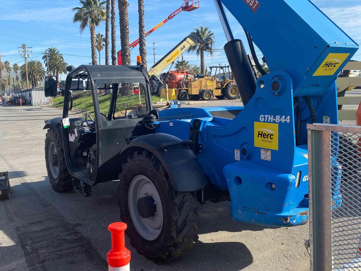 2015 Genie GTH 844