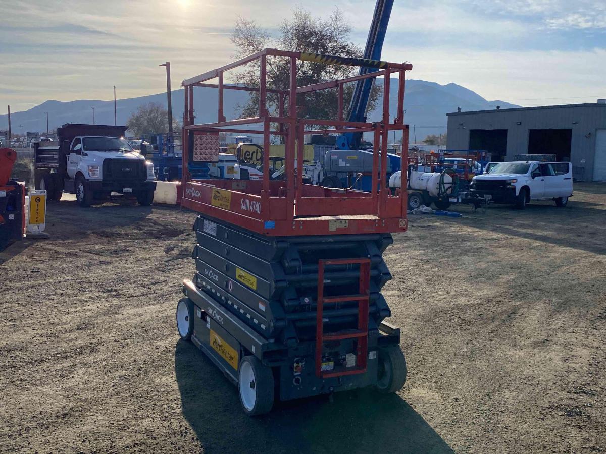 2017 Skyjack SJ4740-3