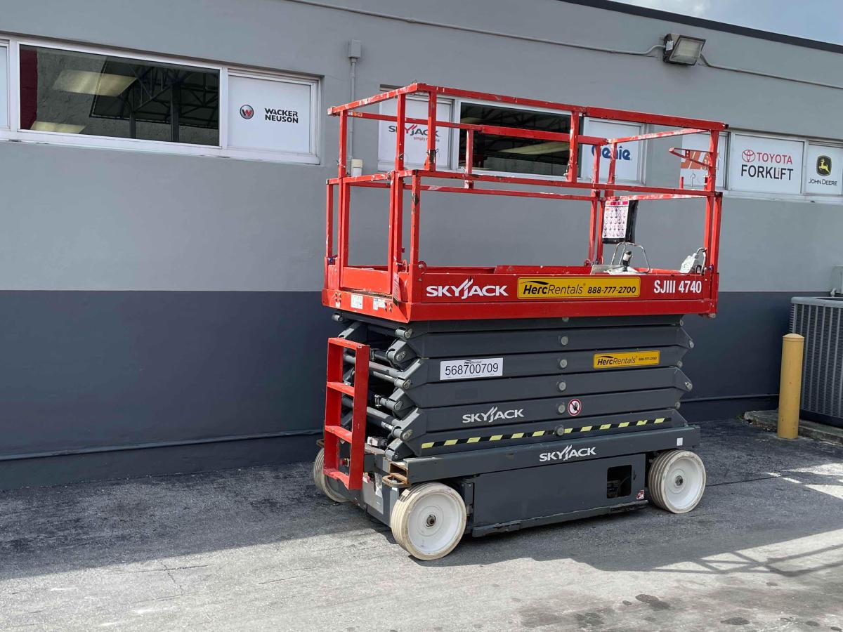2016 Skyjack SJ4740