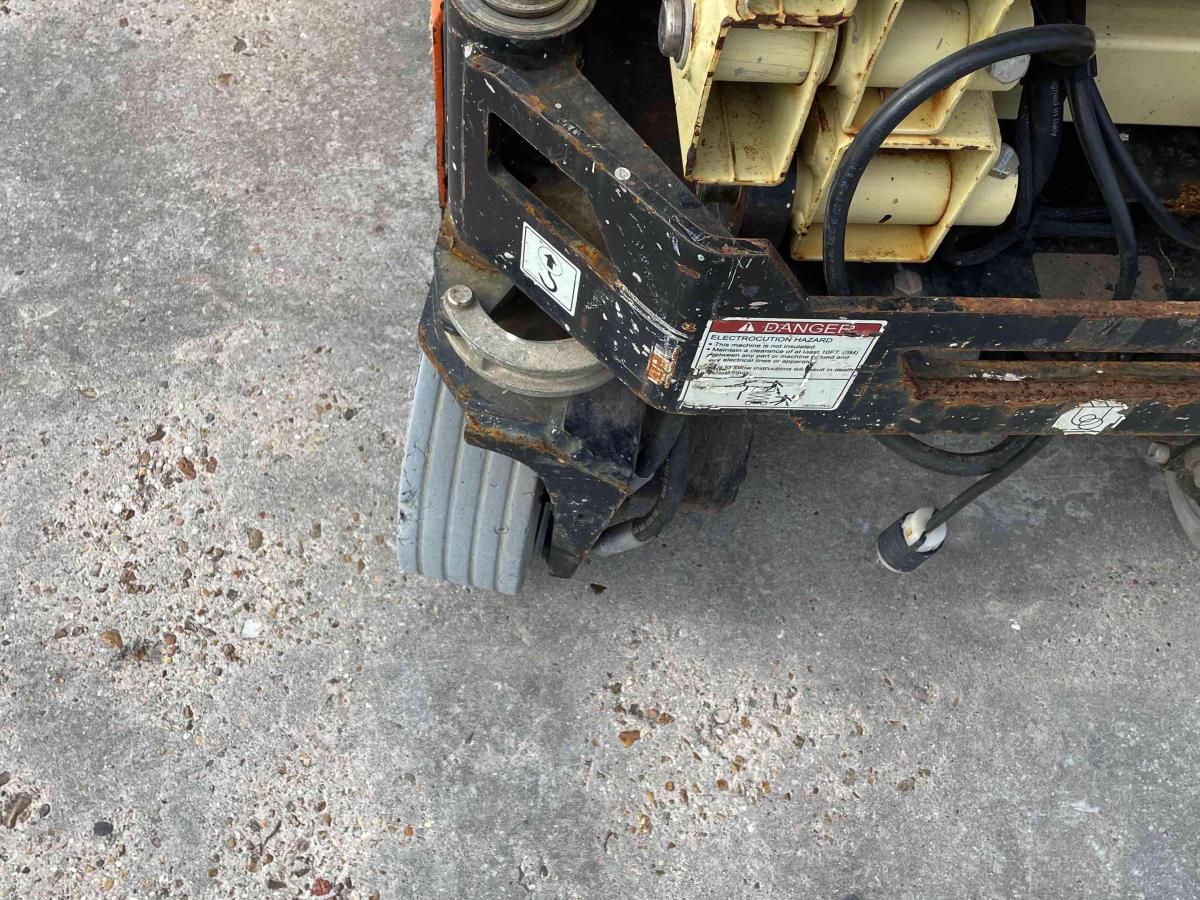 2018 JLG 1932R