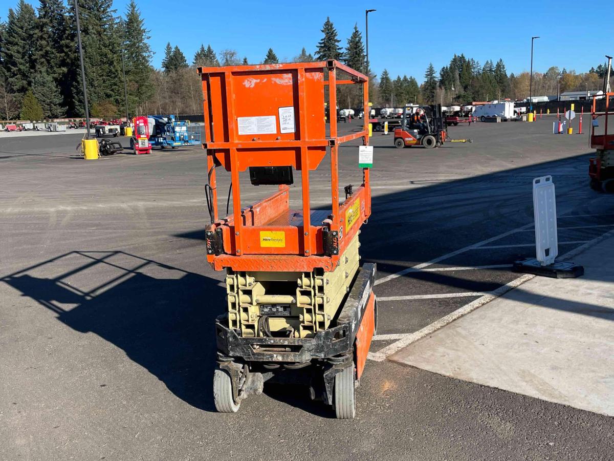2017 JLG 1932R